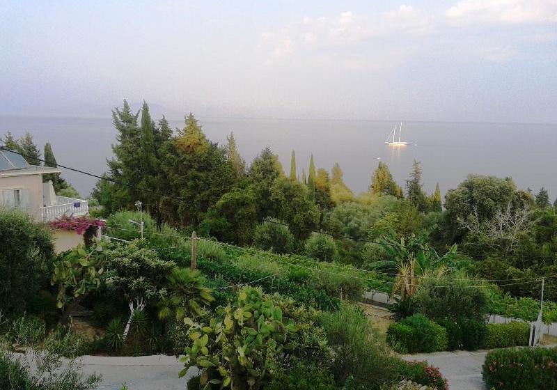 Apostolos & Eleni Family Apartments