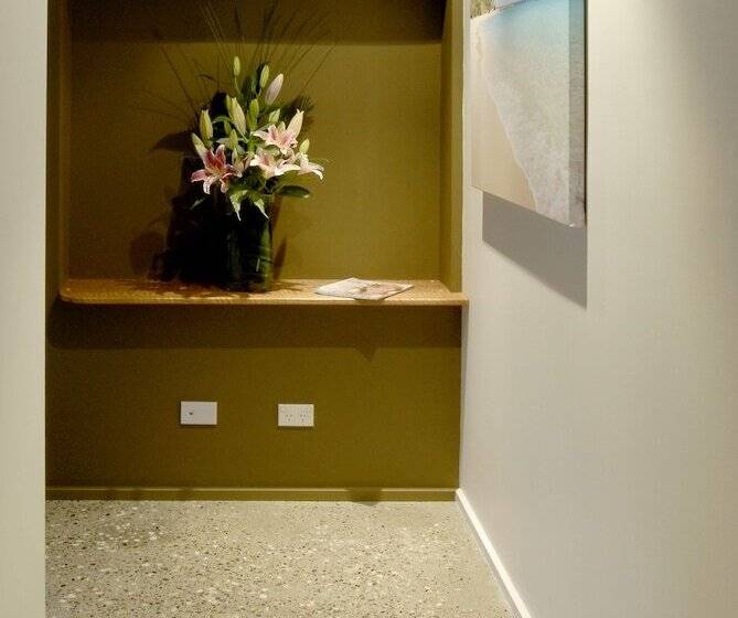 By The Beach B&b Self Contained Apartments