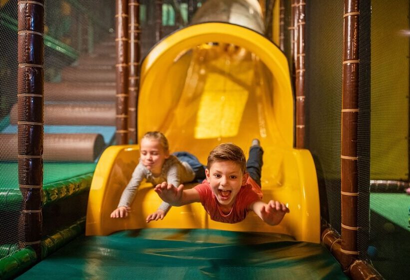 هتل Center Parcs Les Ardennes