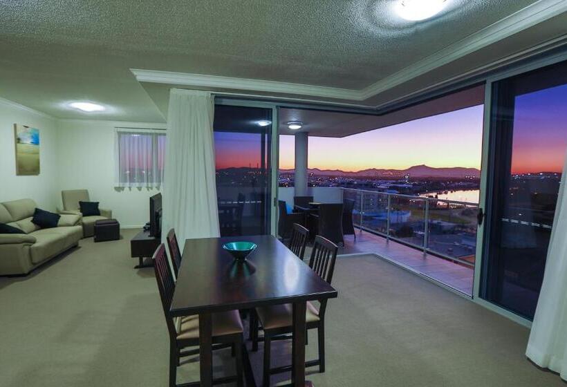 בית מלון כפרי Curtis Central Apartments Official