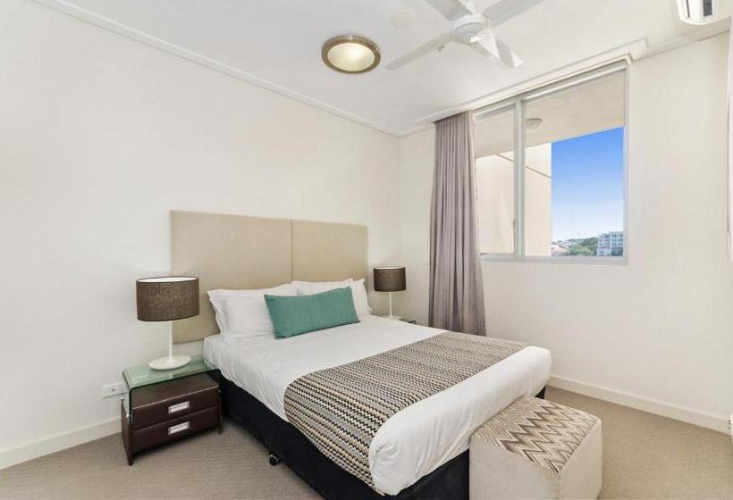 هتل The Dalgety Apartments