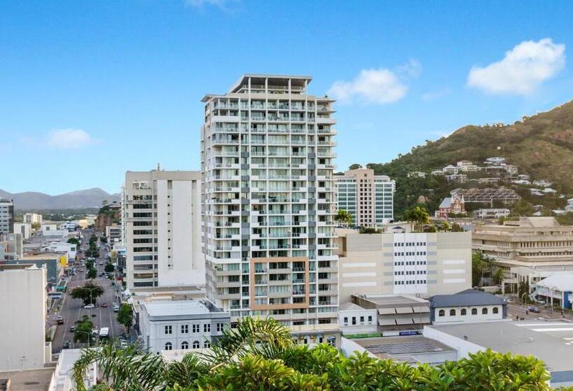 هتل The Dalgety Apartments