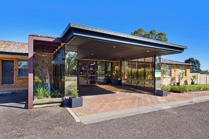 בית מלון כפרי Econo Lodge Savannah Park Tamworth