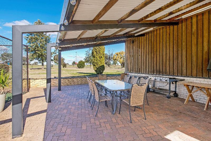 בית מלון כפרי Econo Lodge Savannah Park Tamworth