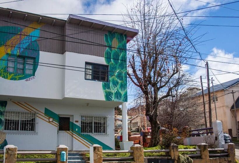 هتل Hostel Like Quijote