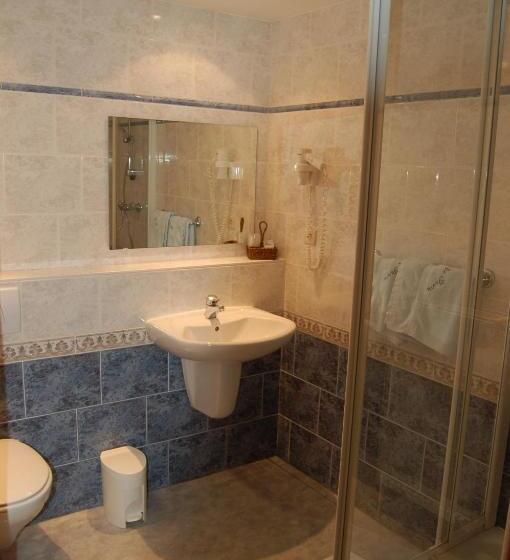 هتل Hôtel/restaurant à La Ferme