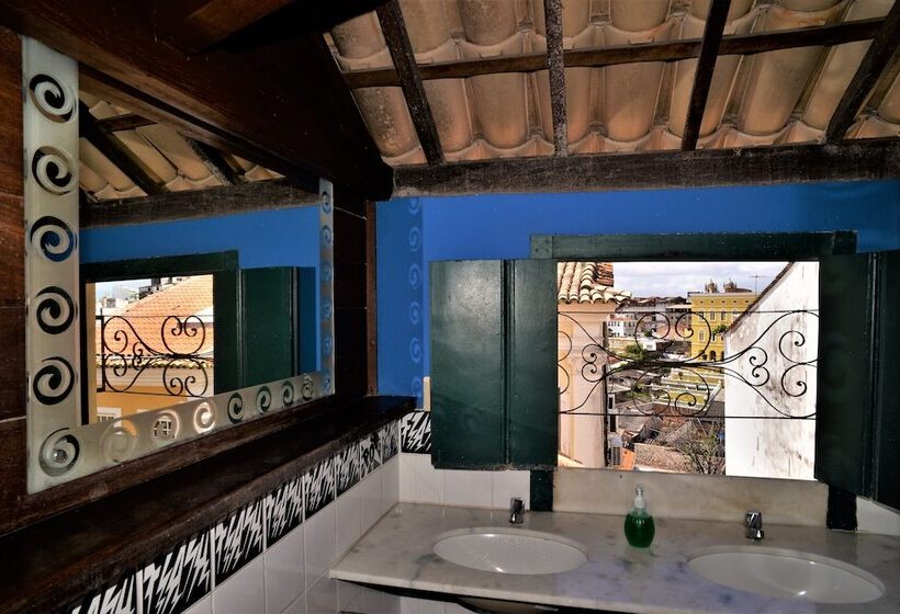 هتل Laranjeiras Hostel