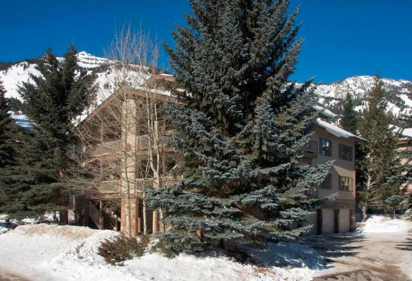 فندق Teewinot Condominiums