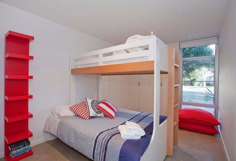 Отель Whitewater Apartments