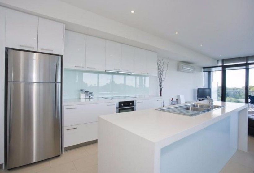 Отель Whitewater Apartments