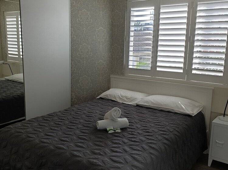 Bayviews & Harbourview Holiday Apartments