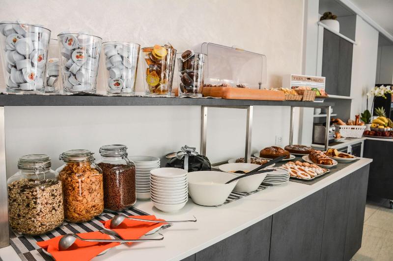 هتل Aurora & Appartamenti