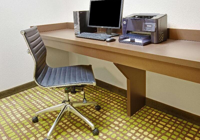 בית מלון כפרי Quality Inn & Suites