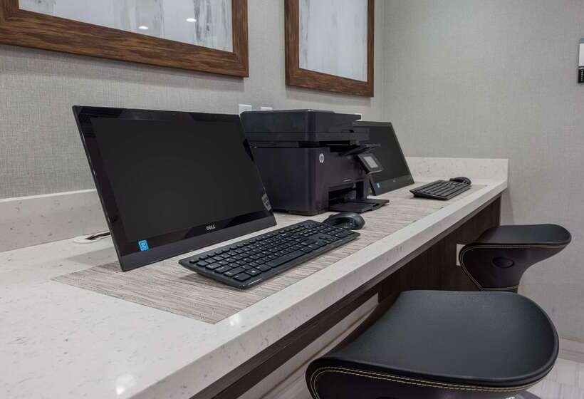 בית מלון כפרי Best Western Plus Gardena Los Angeles Inn & Suites