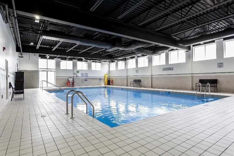 فندق Courtyard By Marriott Montreal West Island/baie D’urfe
