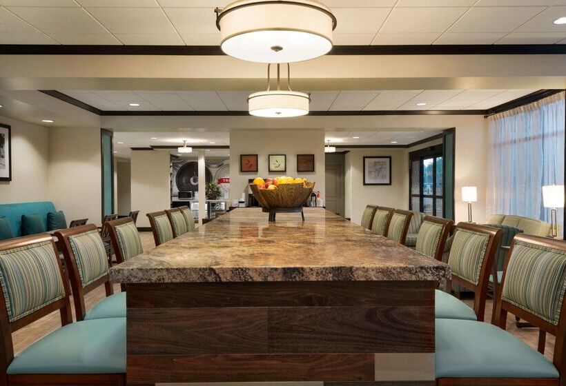 هتل Hampton Inn Elko