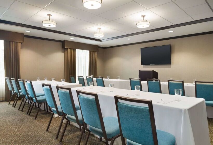 هتل Hampton Inn Elko