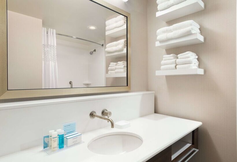 هتل Hampton Inn Elko