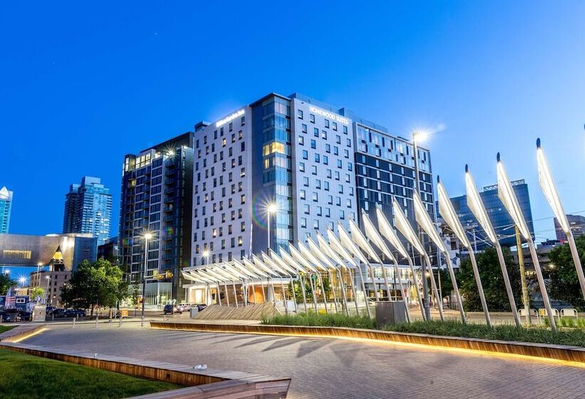 هتل Hilton Garden Inn Calgary Downtown