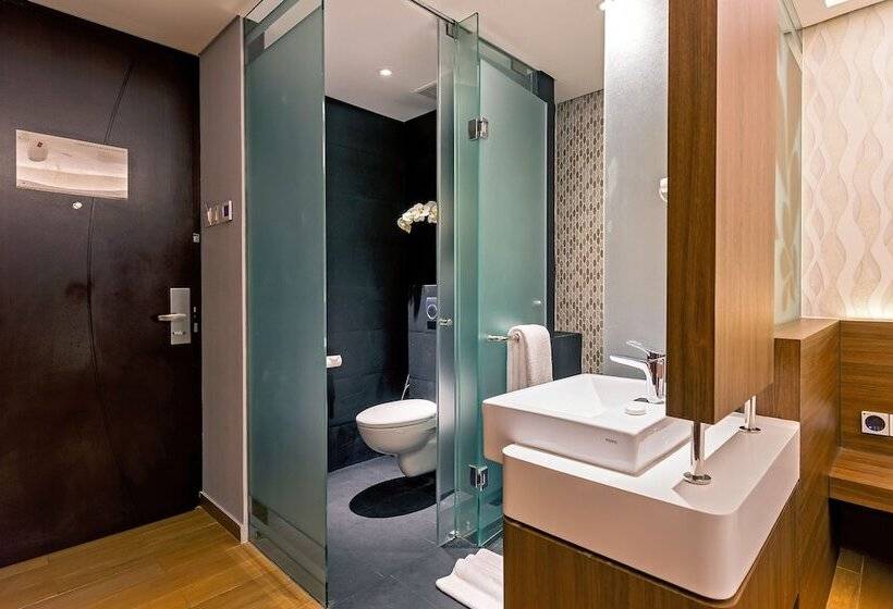 هتل Infinity8 Bali