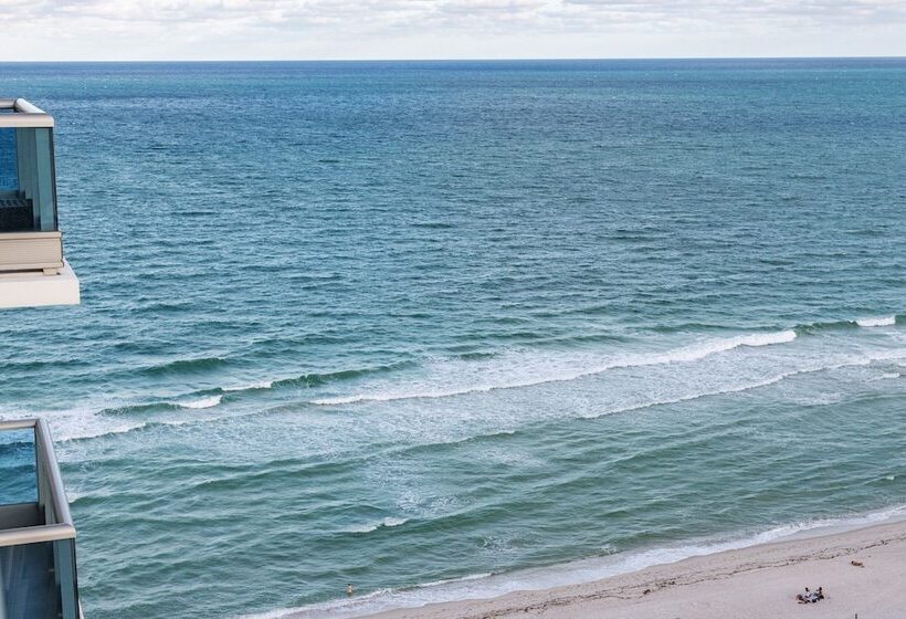 هتل Monte Carlo Miami Beach