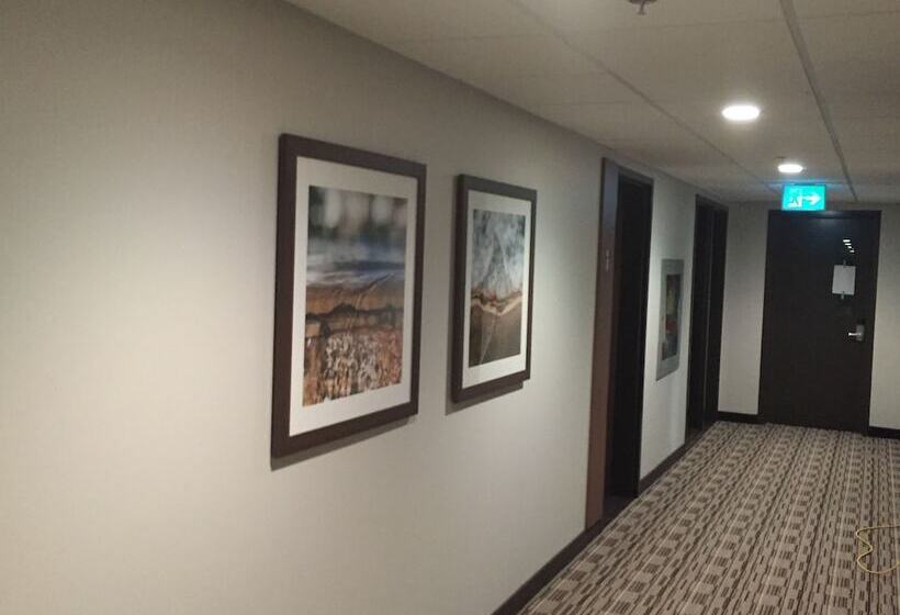 Microtel Inn & Suites By Wyndham Kirkland Lake