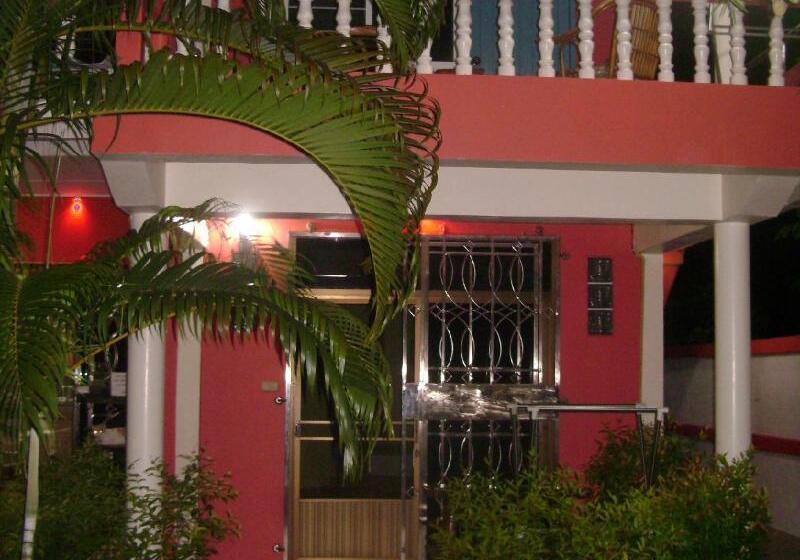 پانسیون Chez Charly Bungalow