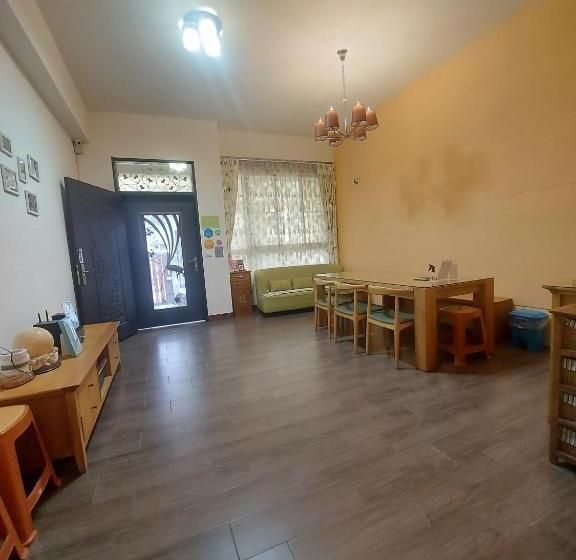 پانسیون Dali Moonlight B&b