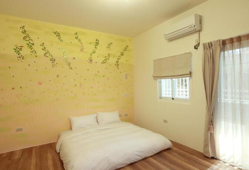 پانسیون Dali Moonlight B&b