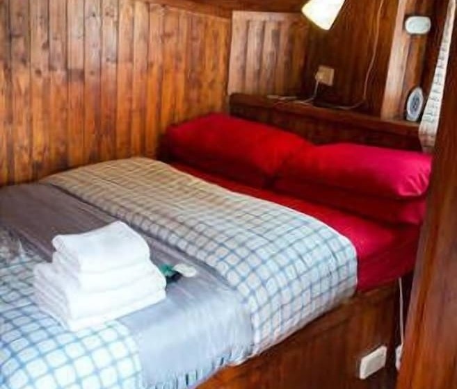 Bed and Breakfast Mv Reliant