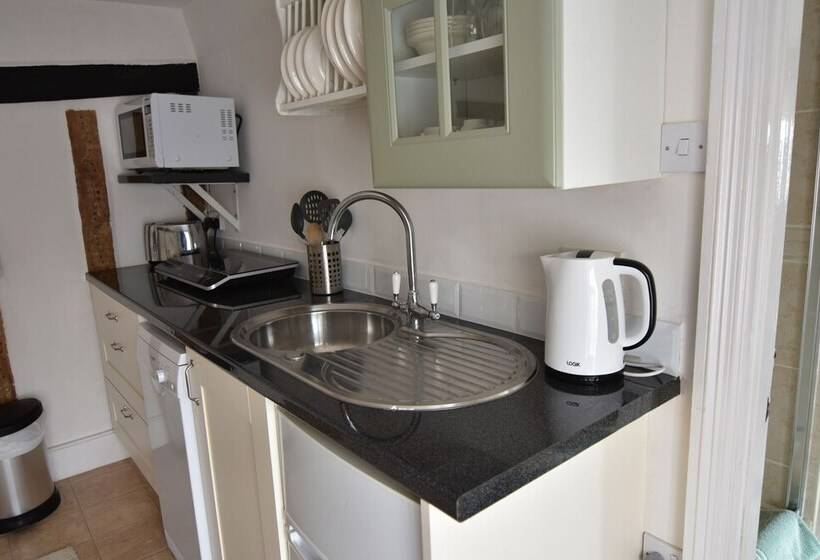 צימר The Abbey Hotel & Apartments