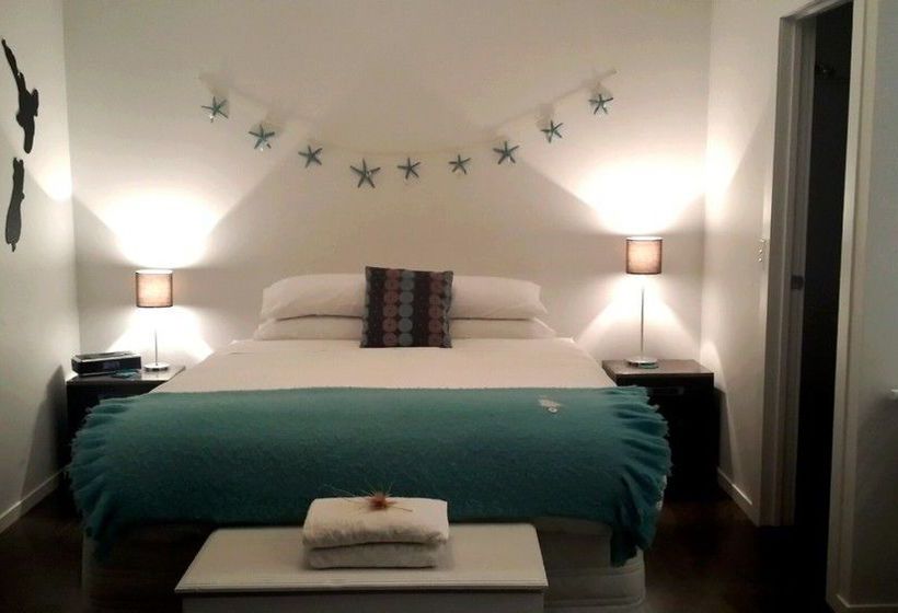 צימר Whangamata Beach House