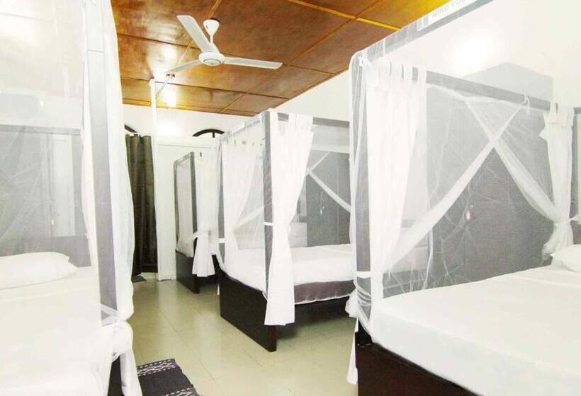Hotel 2in1 Kandy Hostel