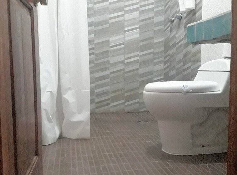هتل Arrecife Huatulco Plus