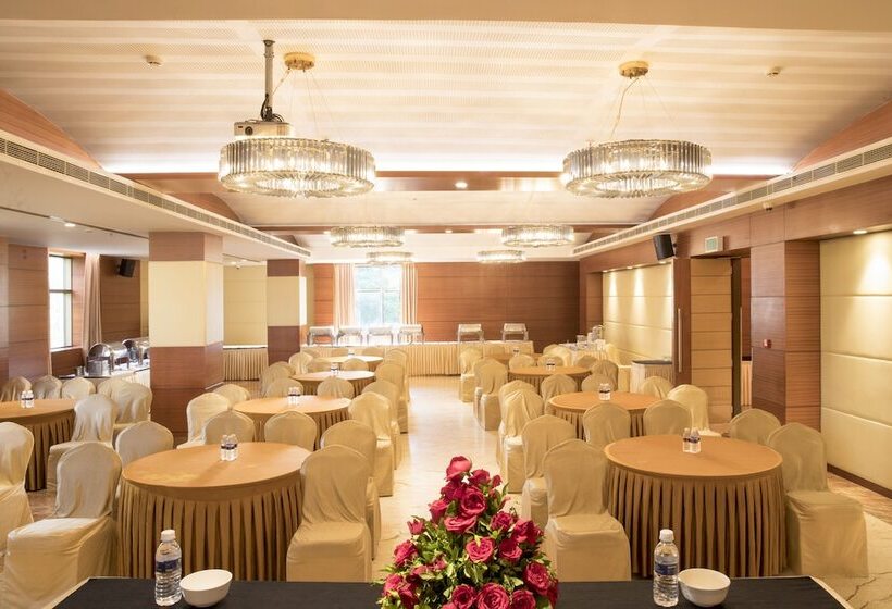 Отель Cj Pallazzio,salem