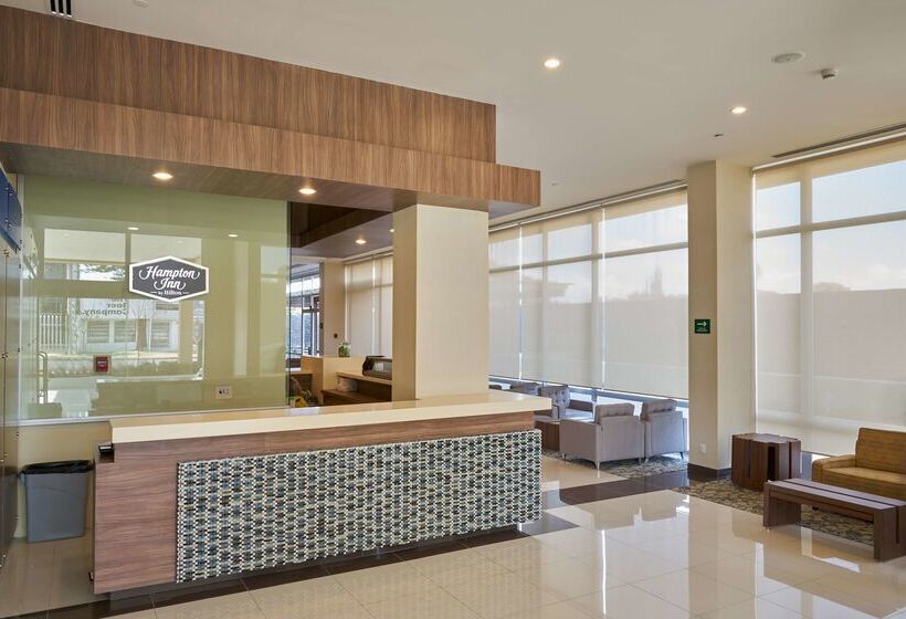 هتل Hampton Inn By Hilton Irapuato