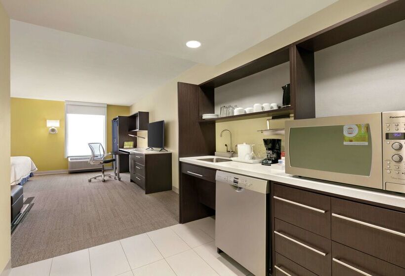 فندق Home2 Suites By Hilton Fort St. John