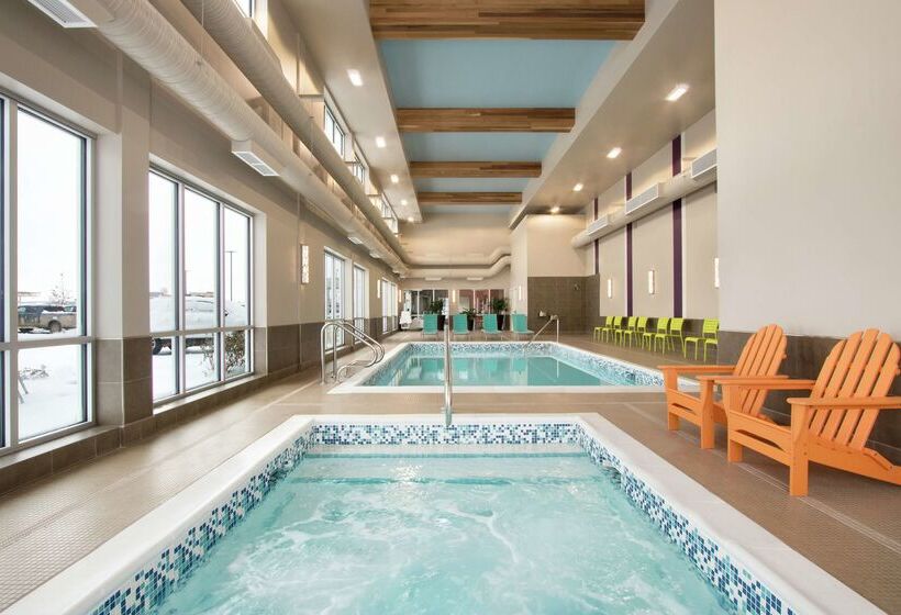 فندق Home2 Suites By Hilton Fort St. John