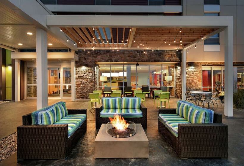 فندق Home2 Suites By Hilton Fort St. John