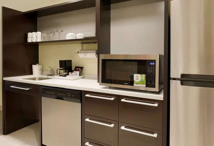 هتل Home2 Suites By Hilton La Crosse