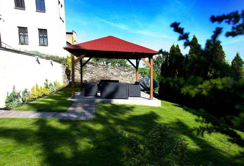 هتل Pension Falconi