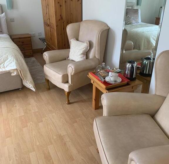 بنسيون Brooke Lodge Guesthouse