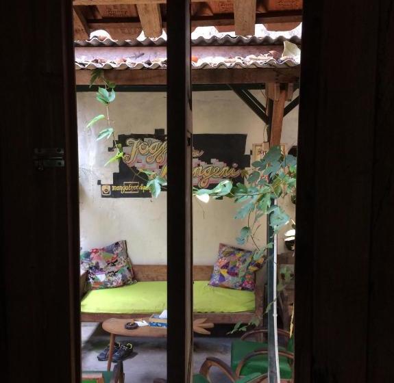 بنسيون Mango Tree Dipudjo Homestay