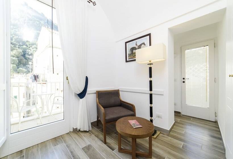تختخواب و صبحانه Amalfi Luxury House