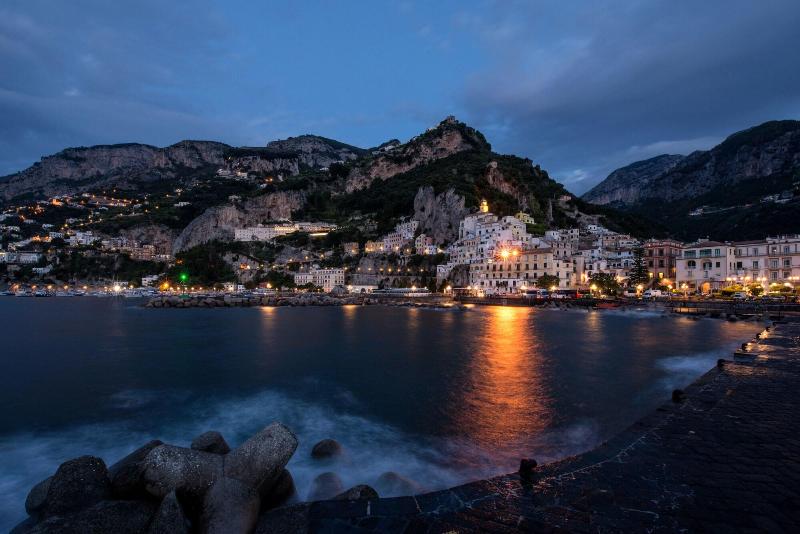 تختخواب و صبحانه Amalfi Luxury House