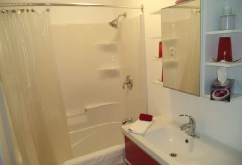 צימר Enchanted Rainforest Guesthouse