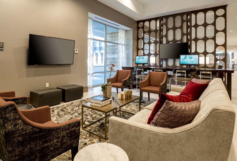 هتل Doubletree By Hilton Evansville