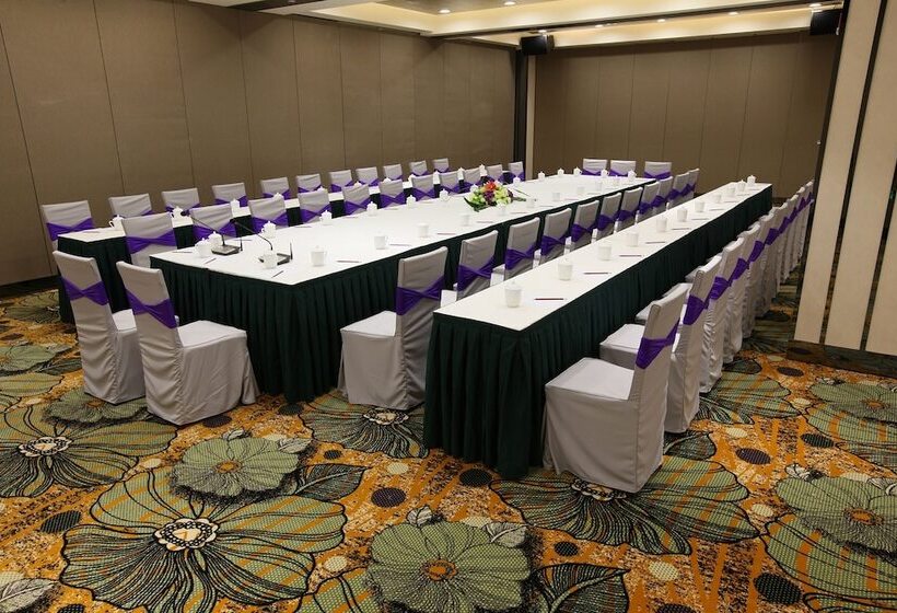 فندق Gung Business