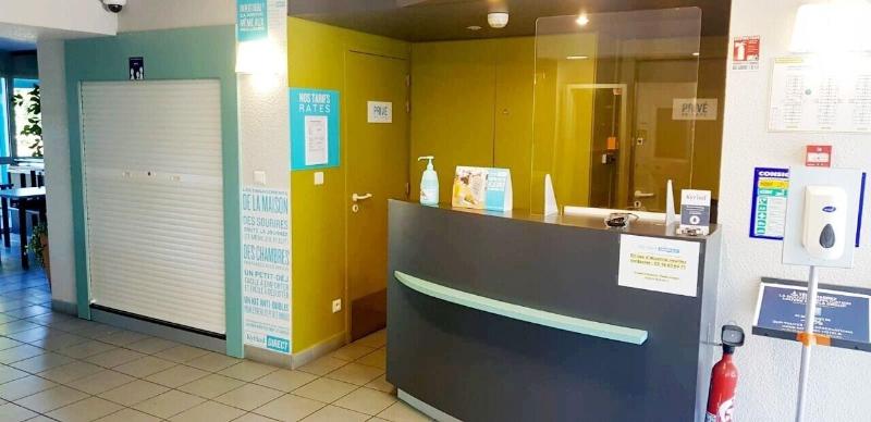 בית מלון כפרי Kyriad Direct Poitiers  Gare Du Futuroscope