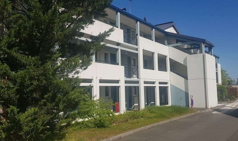 בית מלון כפרי Kyriad Direct Poitiers  Gare Du Futuroscope